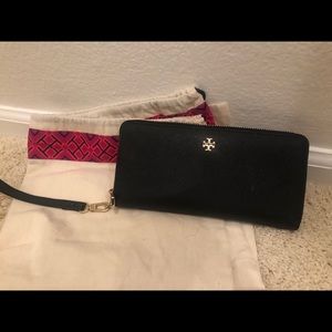 Tory Burch Robinson wallet